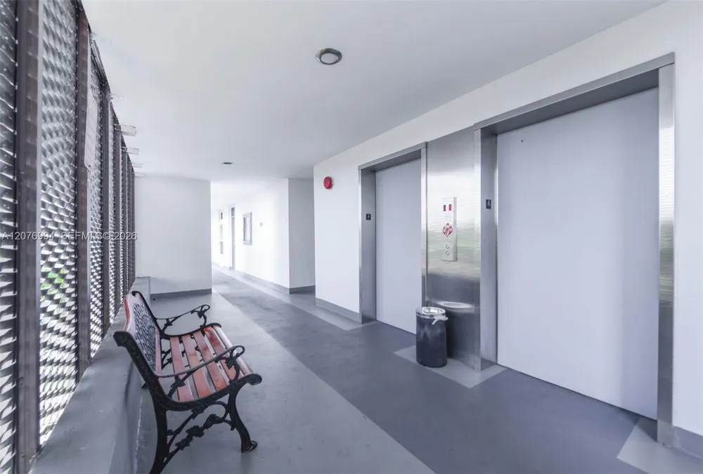 20500 W Country Club Dr #406 Aventura, FL 33180