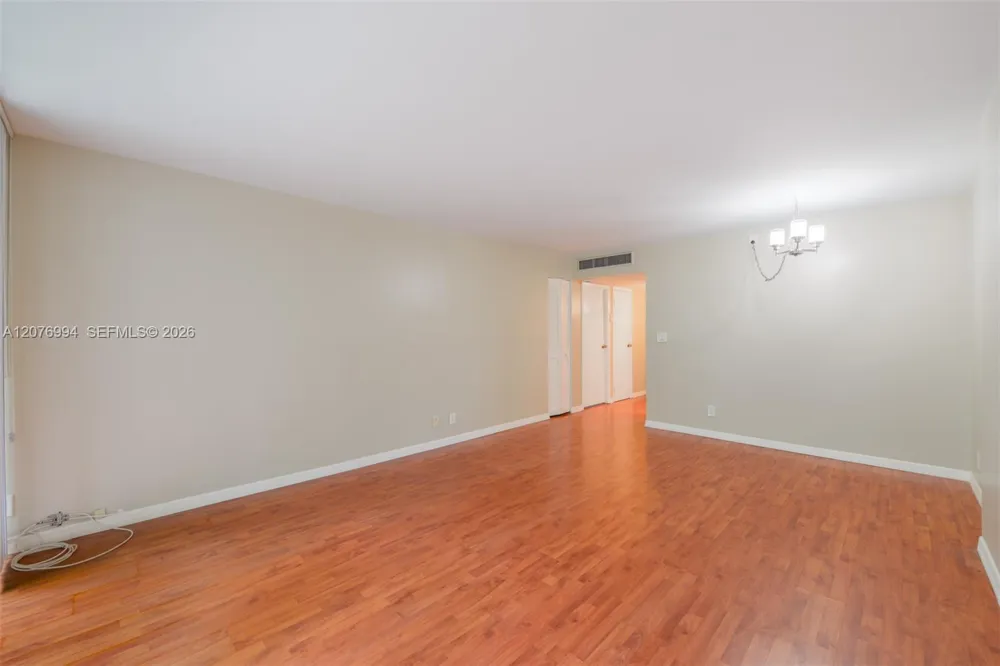 20500 W Country Club Dr #406 Aventura, FL 33180