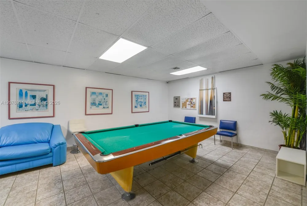 20500 W Country Club Dr #406 Aventura, FL 33180