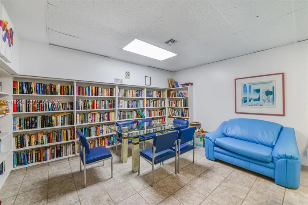 20500 W Country Club Dr #406 Aventura, FL 33180
