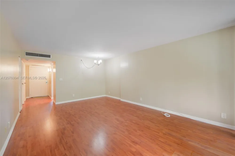 20500 W Country Club Dr #406 Aventura, FL 33180