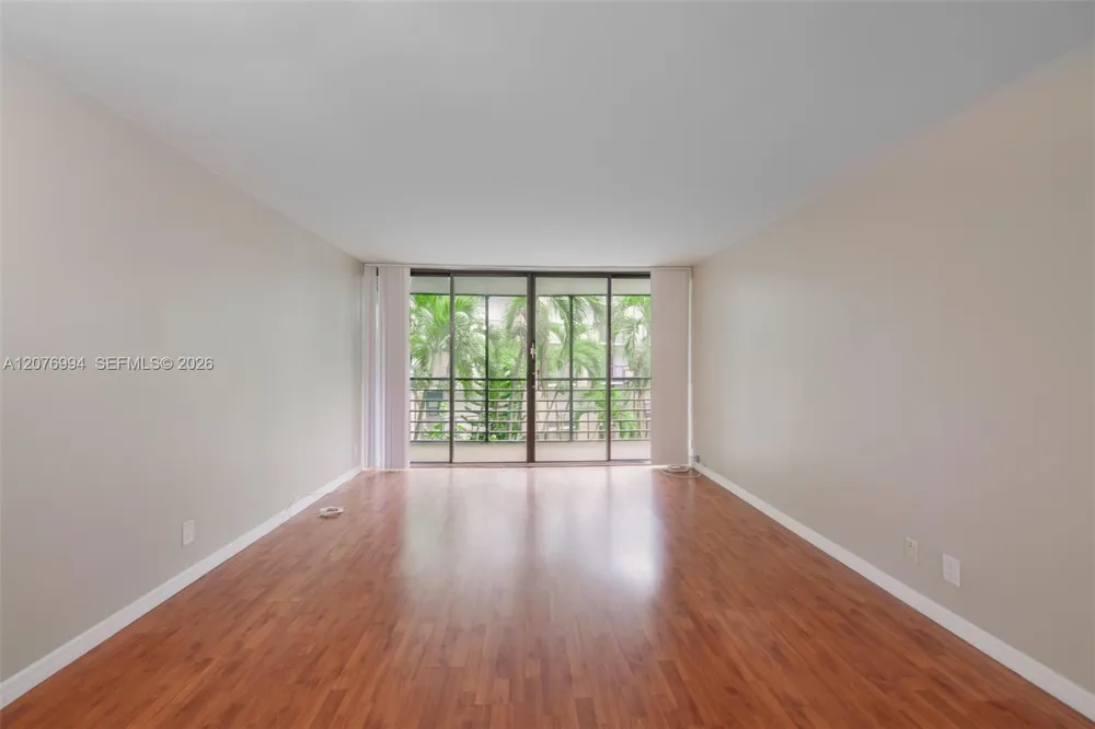 20500 W Country Club Dr #406 Aventura, FL 33180