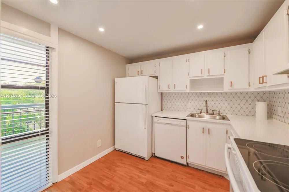 20500 W Country Club Dr #406 Aventura, FL 33180