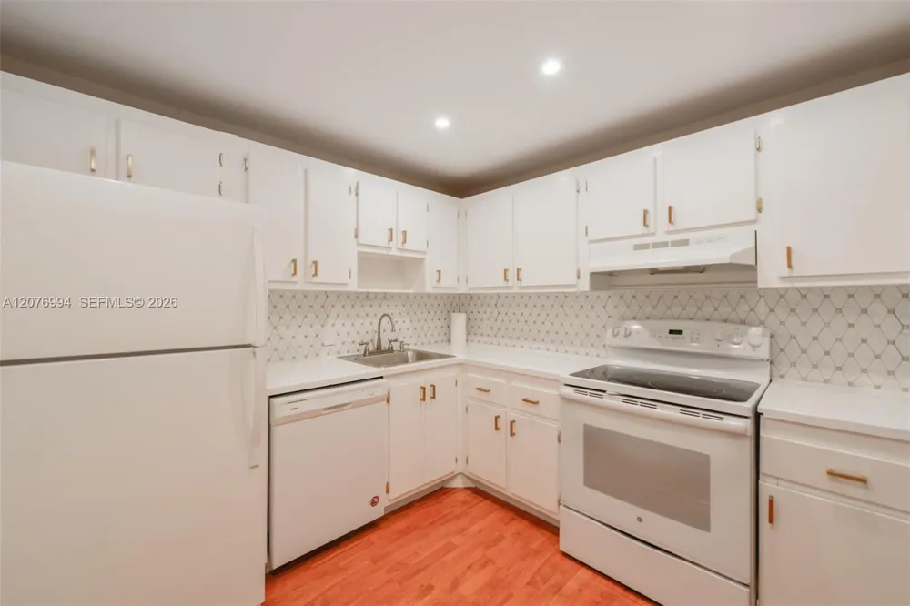 20500 W Country Club Dr #406 Aventura, FL 33180