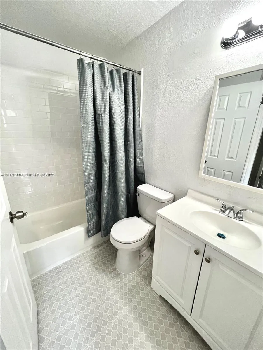 1948 Lake Atriums #124 Orlando, FL 32839