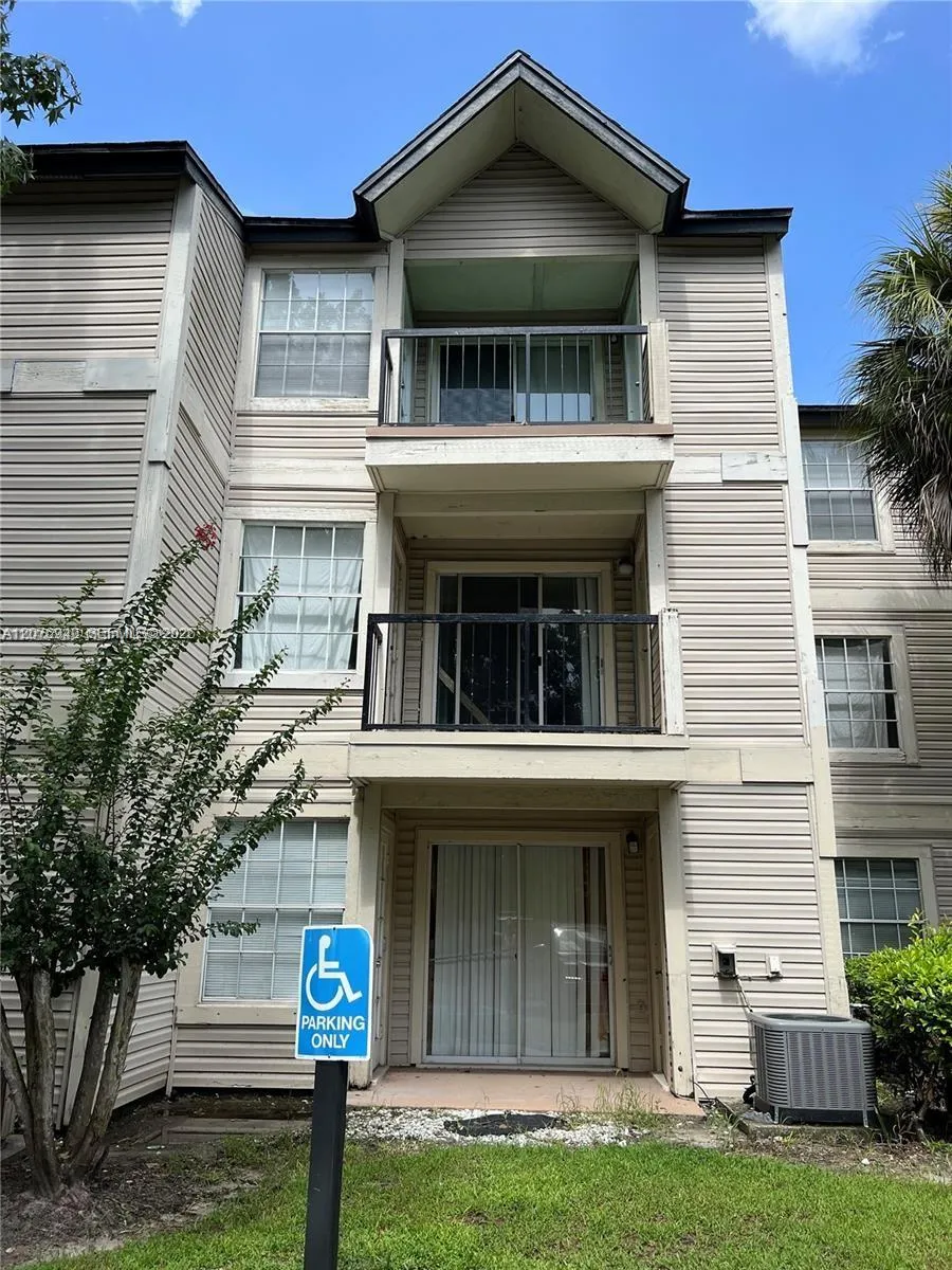 1948 Lake Atriums #124 Orlando, FL 32839