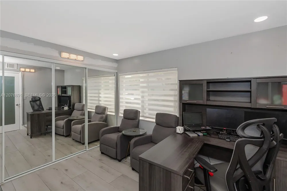 928 NW 106th Ave Cir Miami, FL 33172