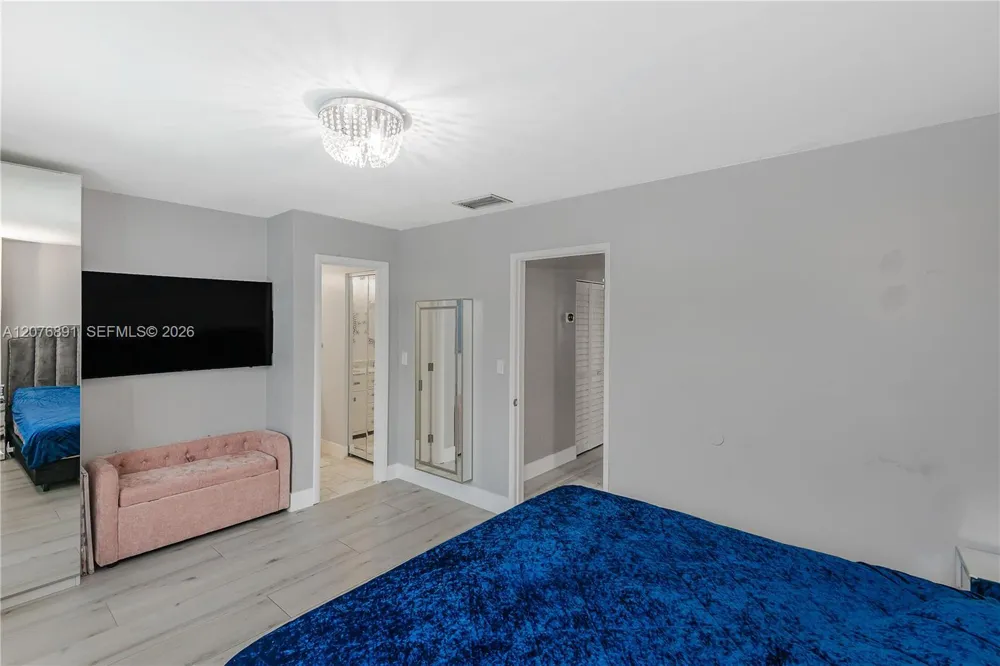 928 NW 106th Ave Cir Miami, FL 33172