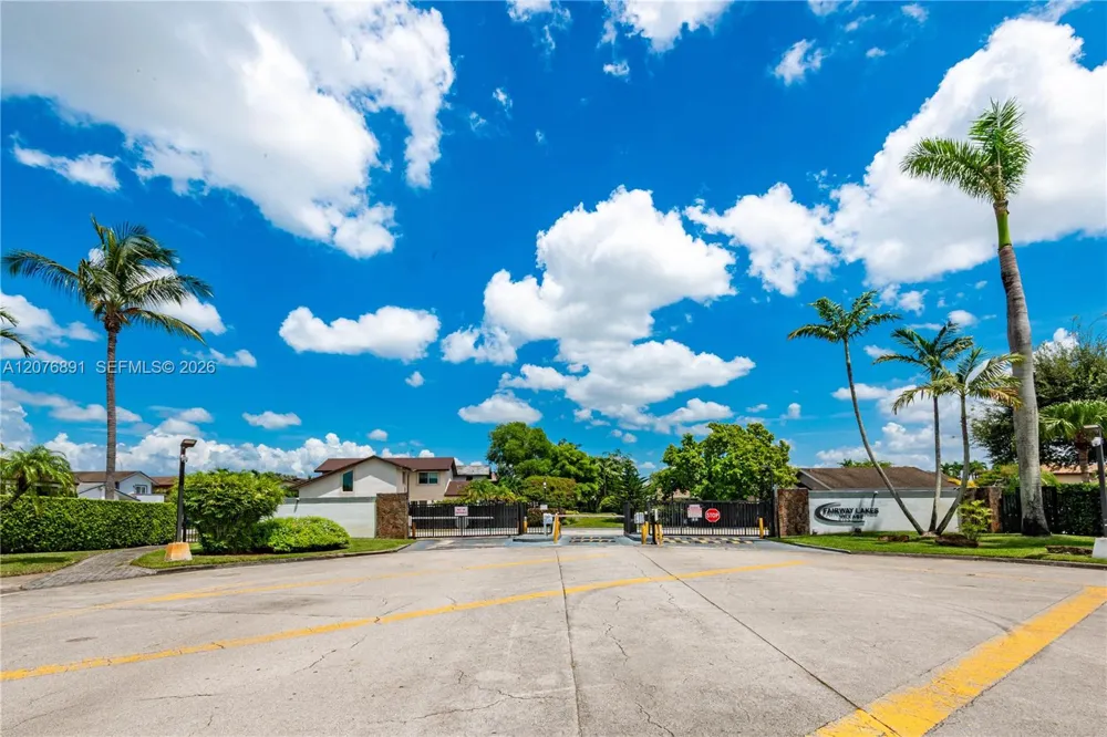 928 NW 106th Ave Cir Miami, FL 33172