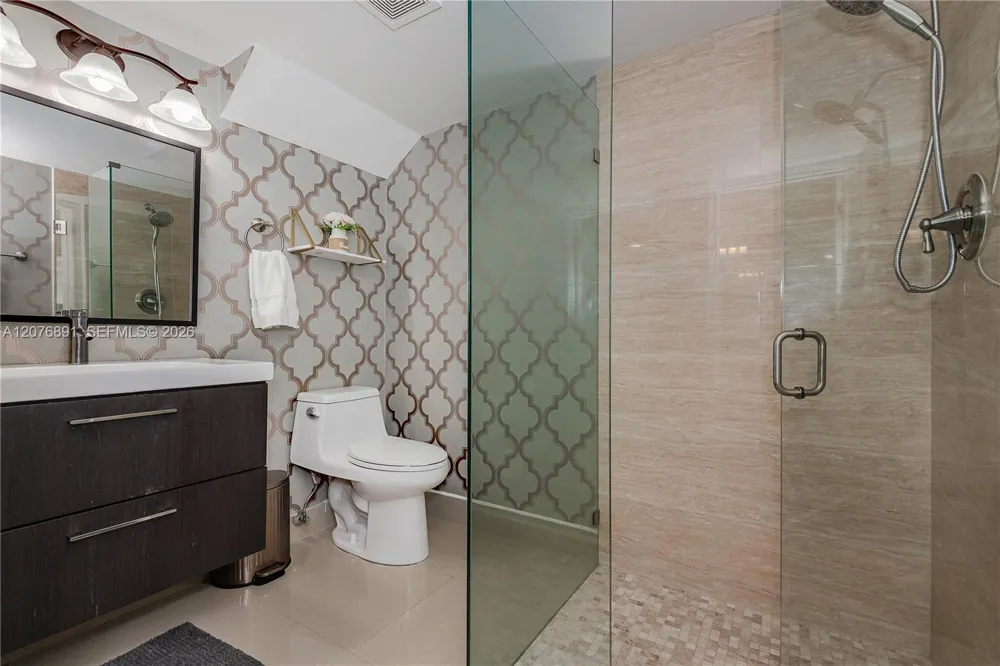 928 NW 106th Ave Cir Miami, FL 33172