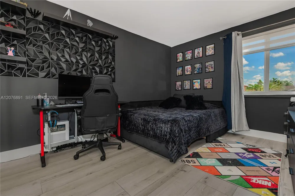 928 NW 106th Ave Cir Miami, FL 33172