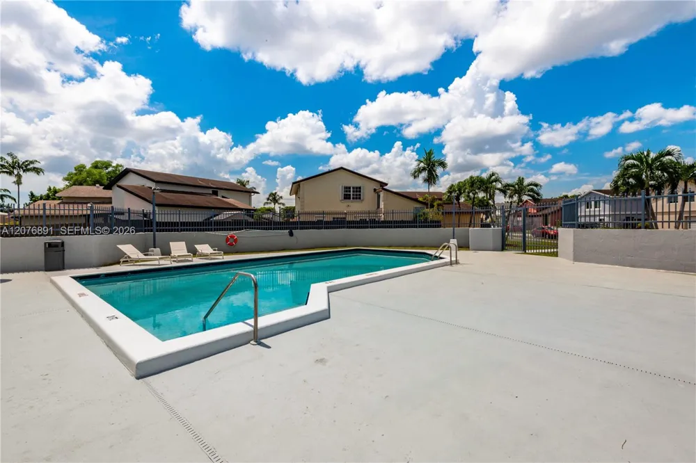 928 NW 106th Ave Cir Miami, FL 33172