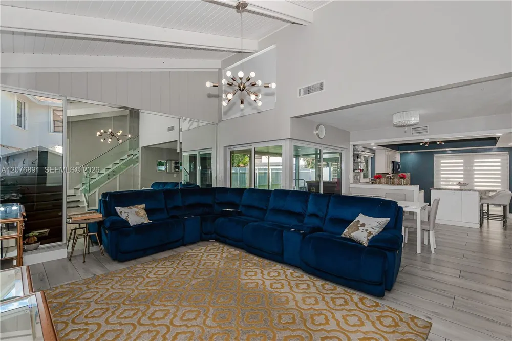 928 NW 106th Ave Cir Miami, FL 33172