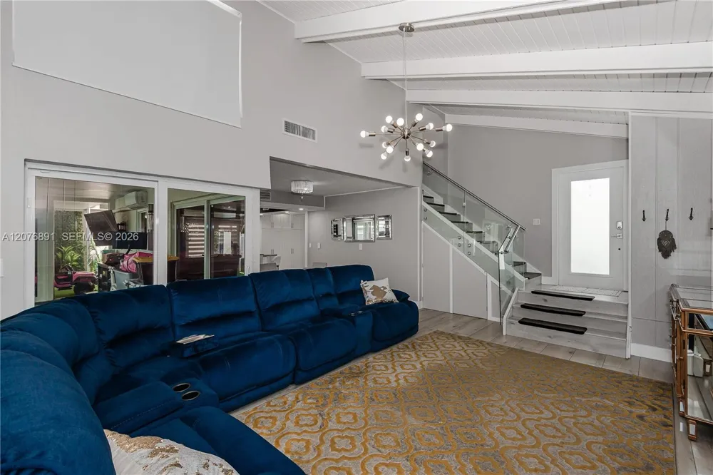 928 NW 106th Ave Cir Miami, FL 33172