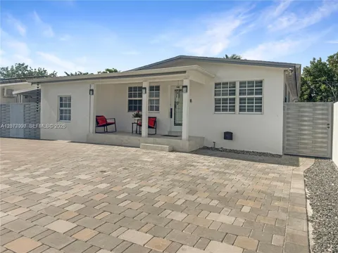 350 W 16th St