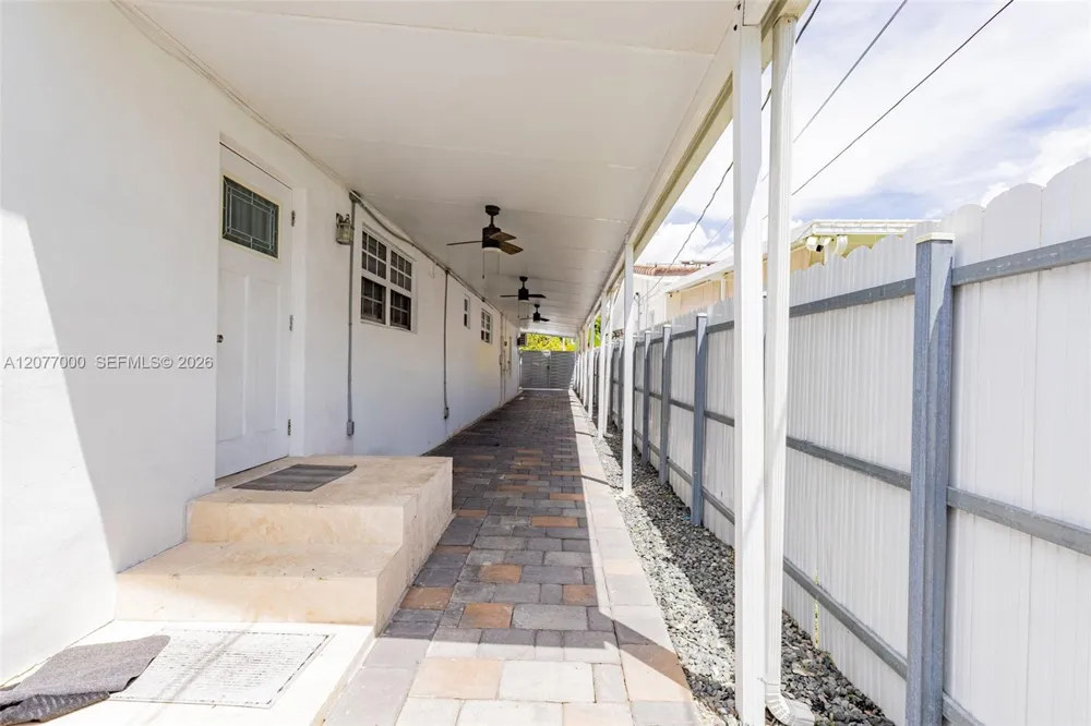 350 W 16th St Hialeah, FL 33010