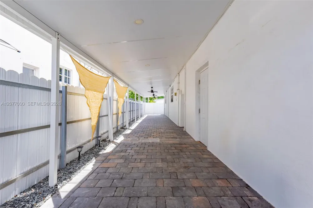 350 W 16th St Hialeah, FL 33010