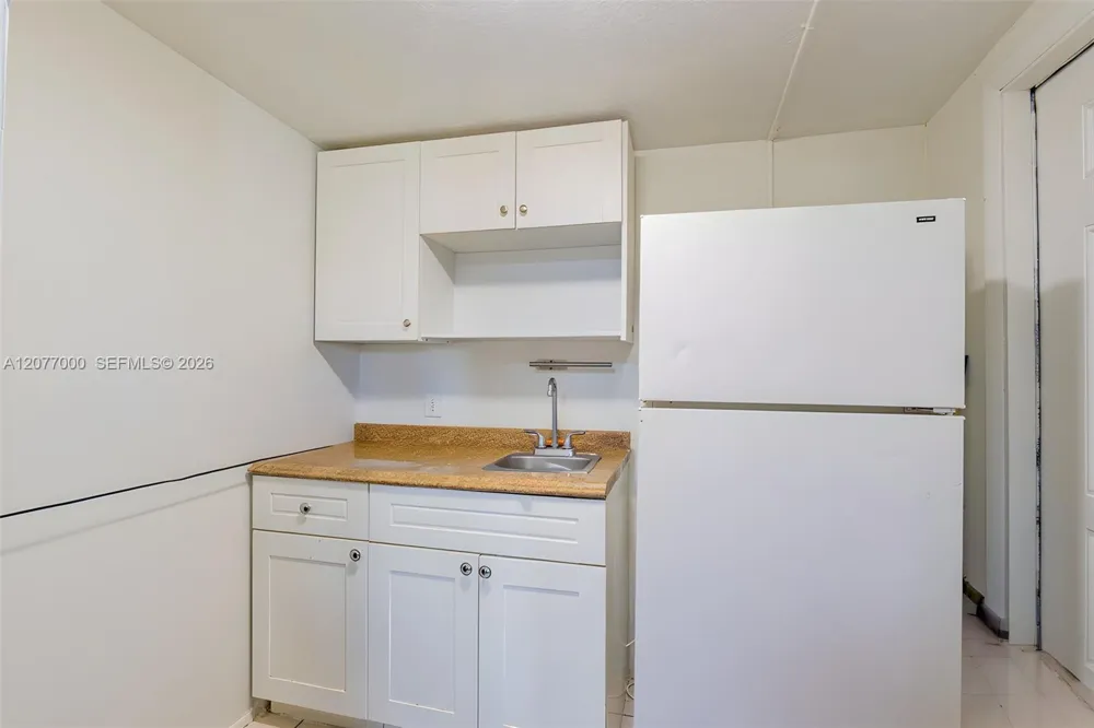 350 W 16th St Hialeah, FL 33010