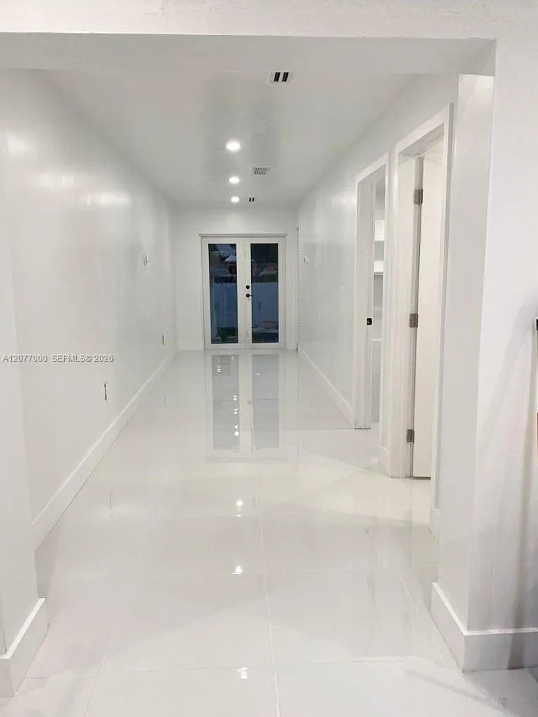 350 W 16th St Hialeah, FL 33010