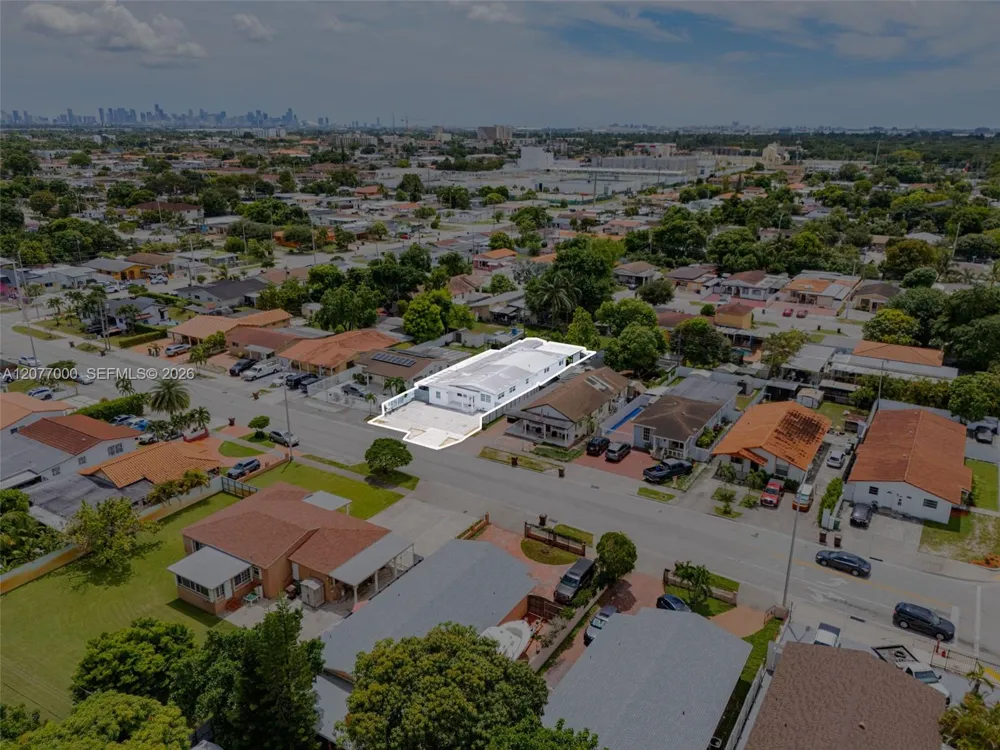 350 W 16th St Hialeah, FL 33010