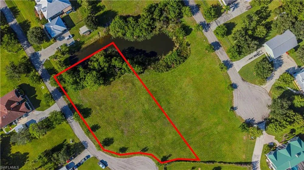 18901 Bridge Wood Court Alva, FL 33920