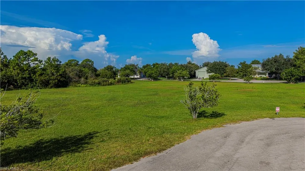 18901 Bridge Wood Court Alva, FL 33920