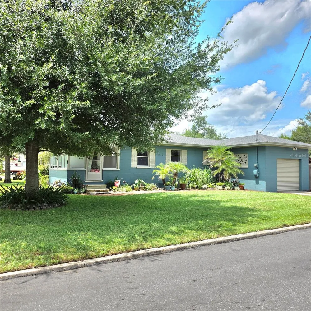 845 AVENUE F NE Winter Haven, FL 33881