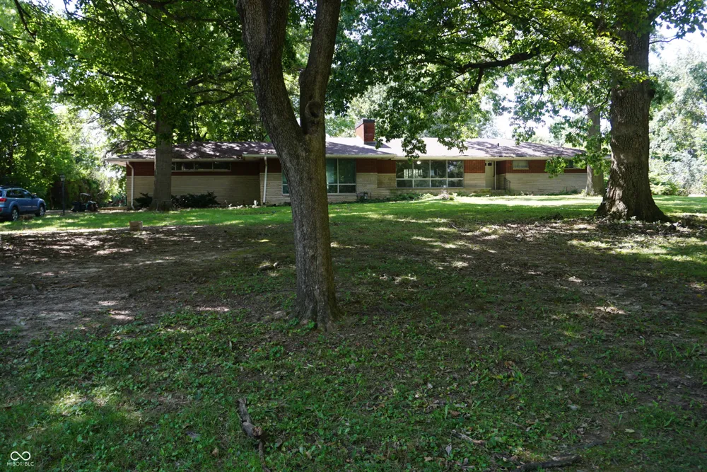 3123 W Fairview Road Greenwood, IN 46142