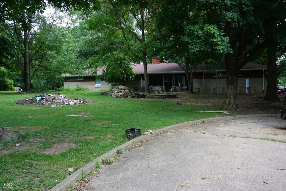 3123 W Fairview Road Greenwood, IN 46142