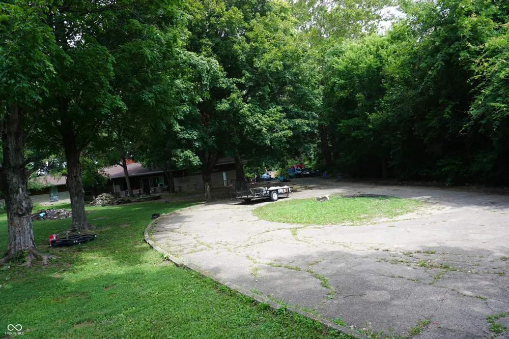3123 W Fairview Road Greenwood, IN 46142