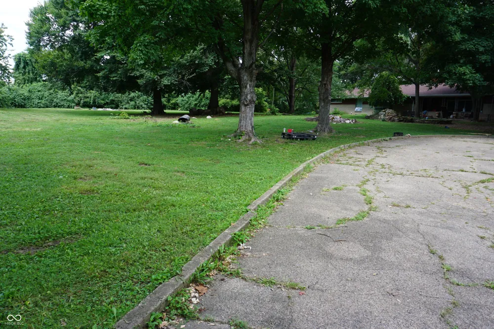 3123 W Fairview Road Greenwood, IN 46142