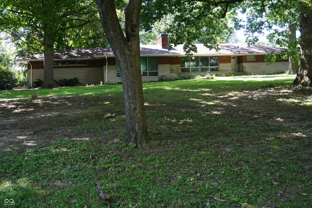 3123 W Fairview Road Greenwood, IN 46142