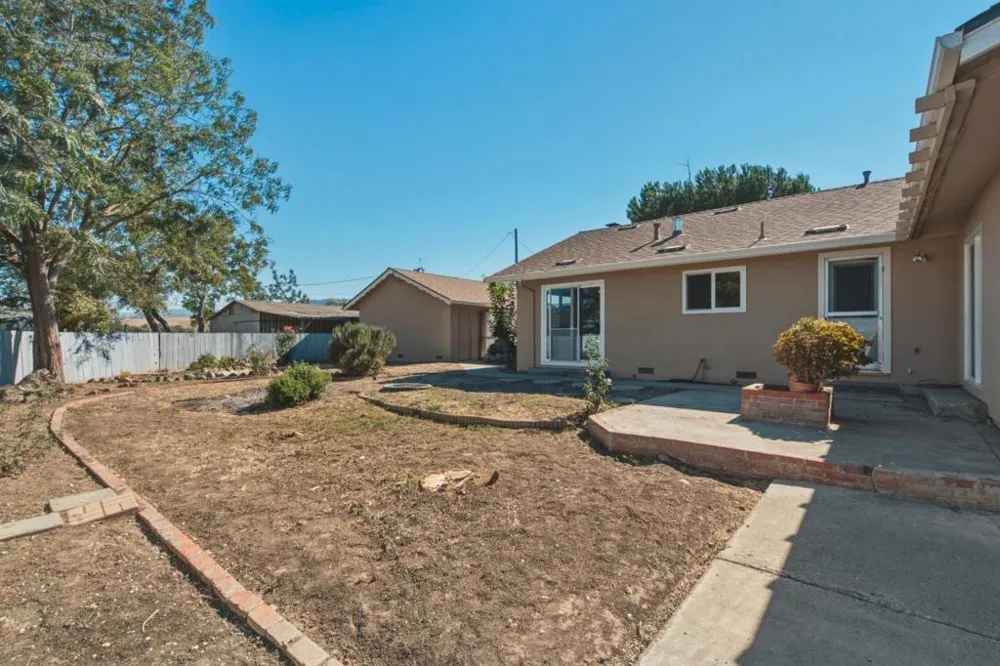 315 Riverside Road Hollister, CA 95023