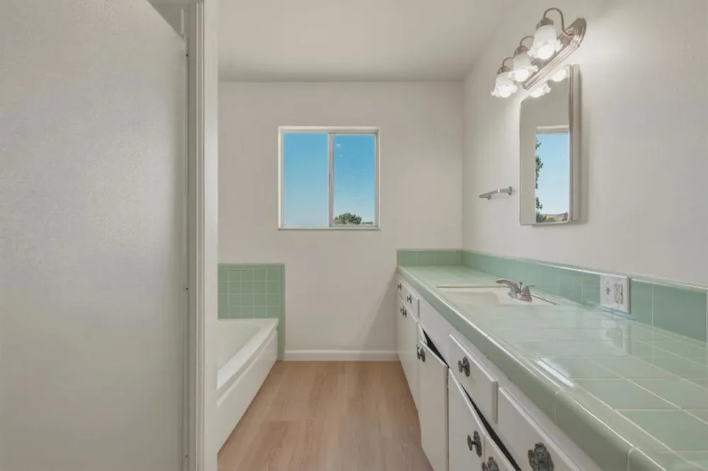 315 Riverside Road Hollister, CA 95023