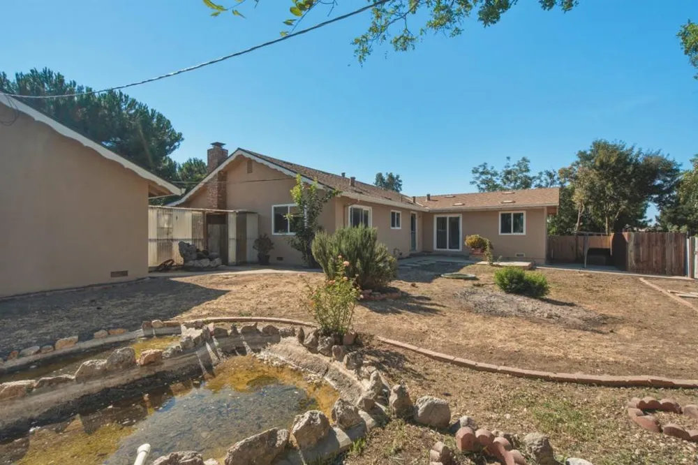 315 Riverside Road Hollister, CA 95023