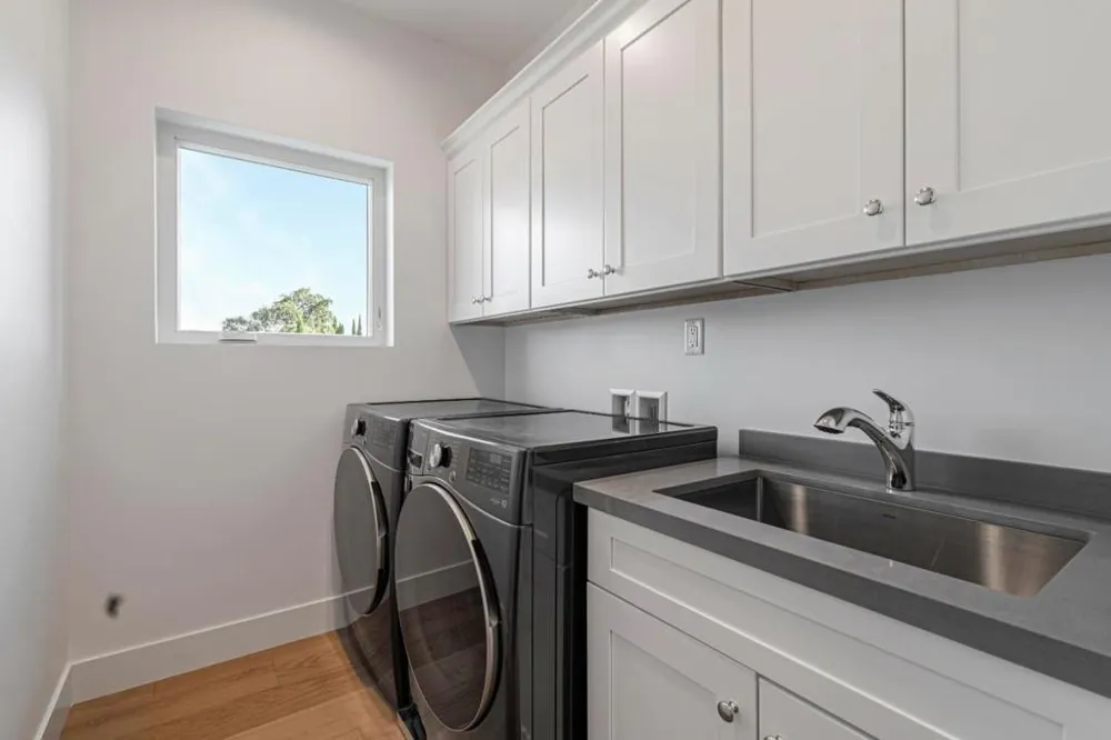 1460 Kentfield Avenue Redwood City, CA 94061