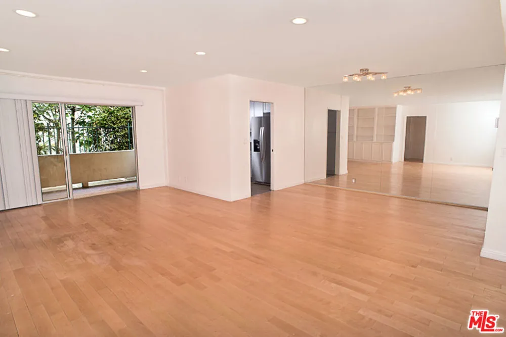 416 Oakhurst Drive #103 Beverly Hills, CA 90210