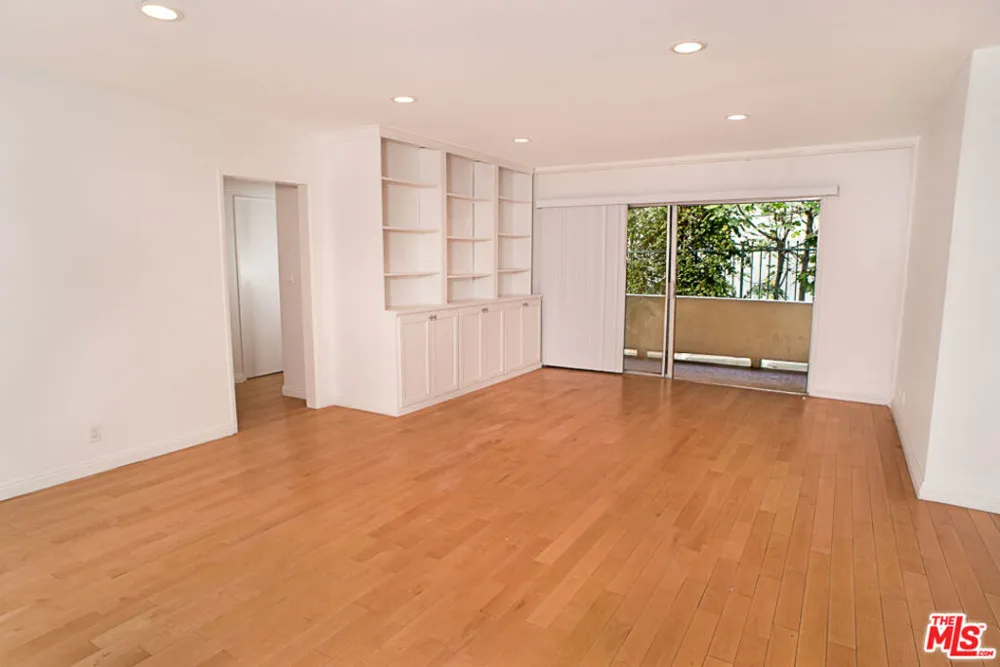 416 Oakhurst Drive #103 Beverly Hills, CA 90210