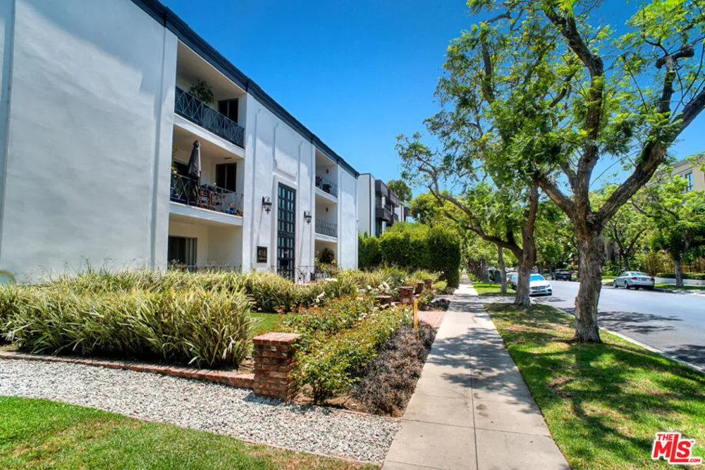 416 Oakhurst Drive #103 Beverly Hills, CA 90210