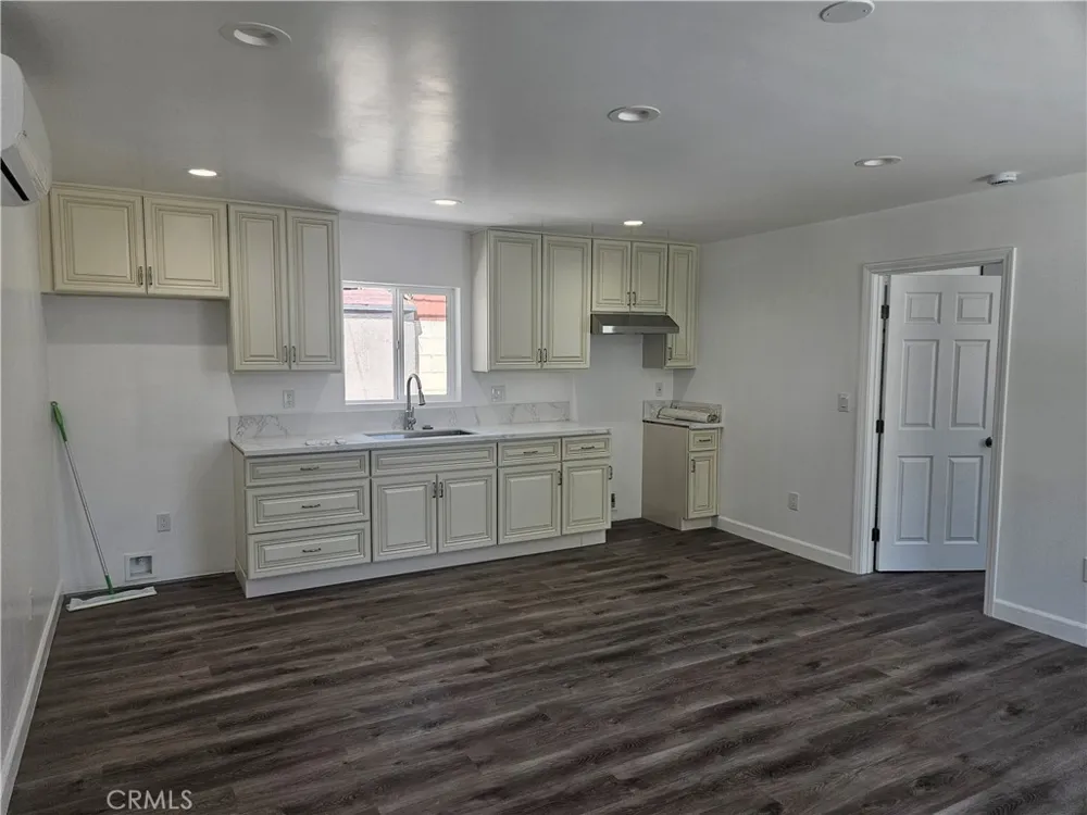 1307 S Woods #A Los Angeles, CA 90022