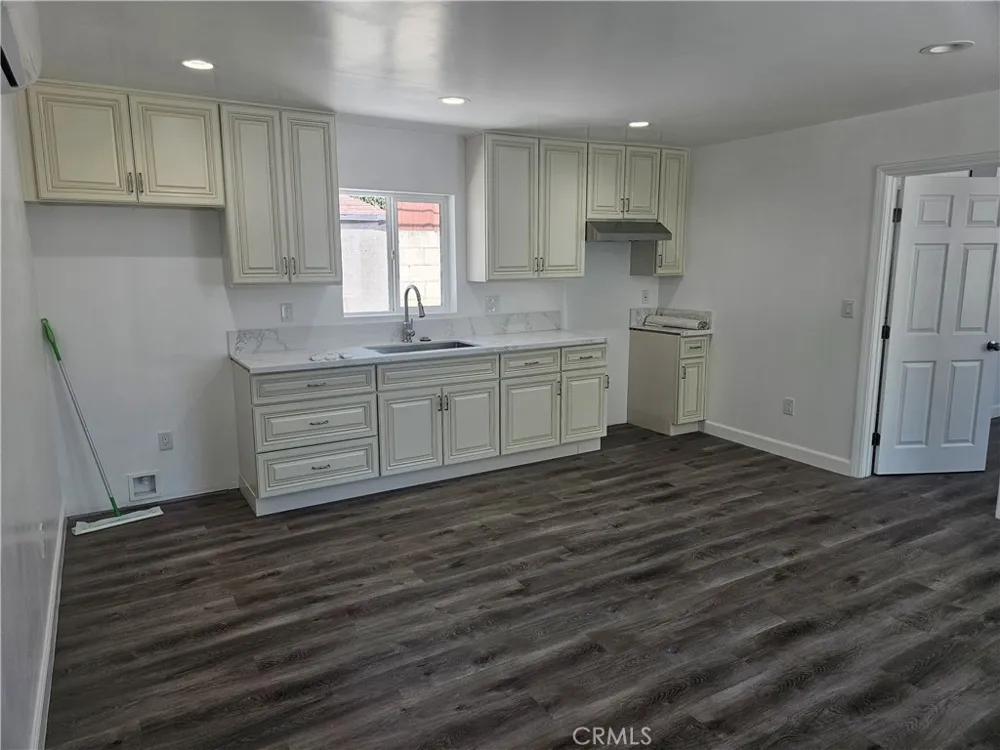 1307 S Woods #A Los Angeles, CA 90022