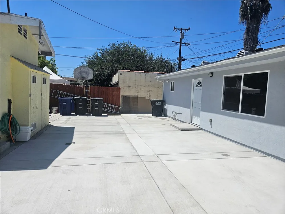 1307 S Woods #A Los Angeles, CA 90022