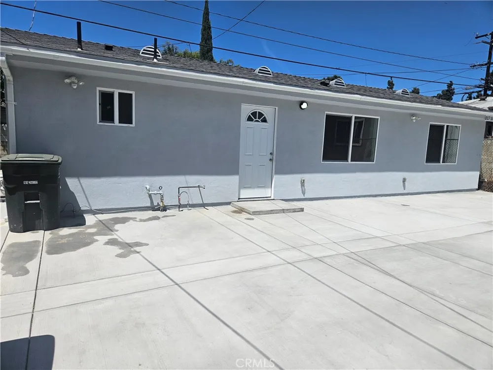 1307 S Woods #A Los Angeles, CA 90022