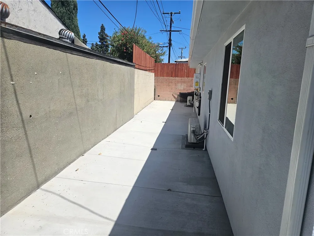 1307 S Woods #A Los Angeles, CA 90022