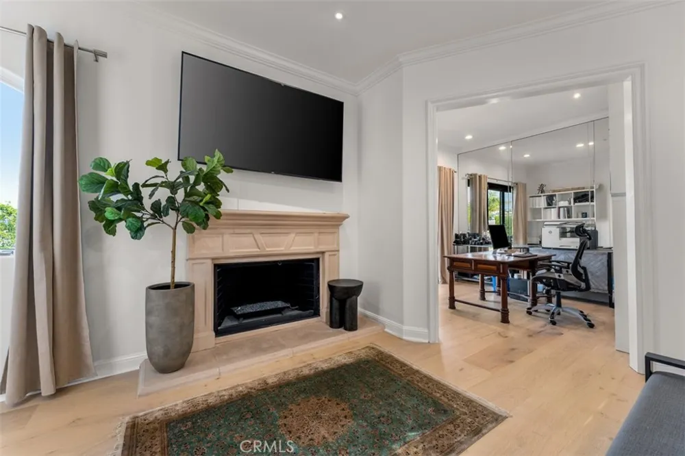 215 Poppy Avenue Corona del Mar, CA 92625