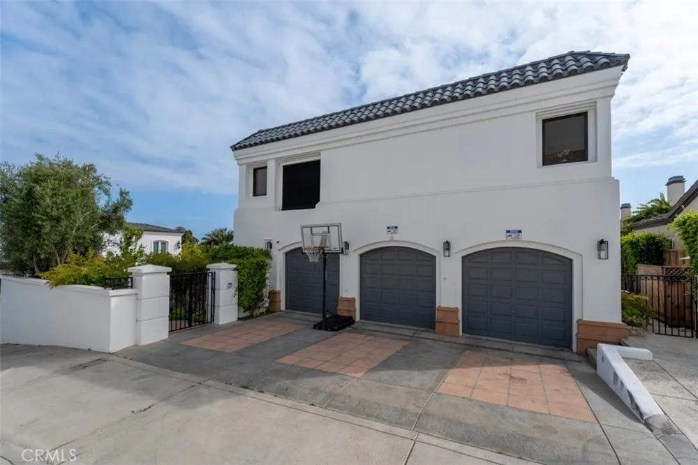 215 Poppy Avenue Corona del Mar, CA 92625