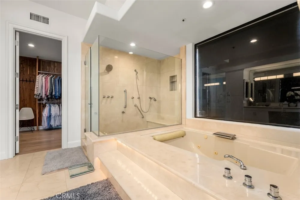 215 Poppy Avenue Corona del Mar, CA 92625
