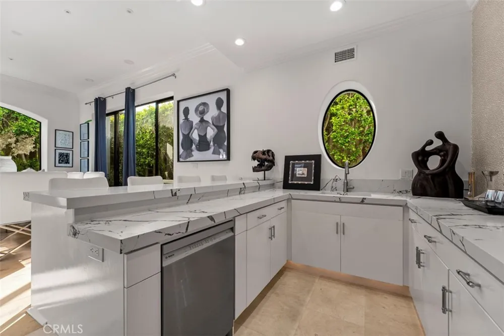 215 Poppy Avenue Corona del Mar, CA 92625