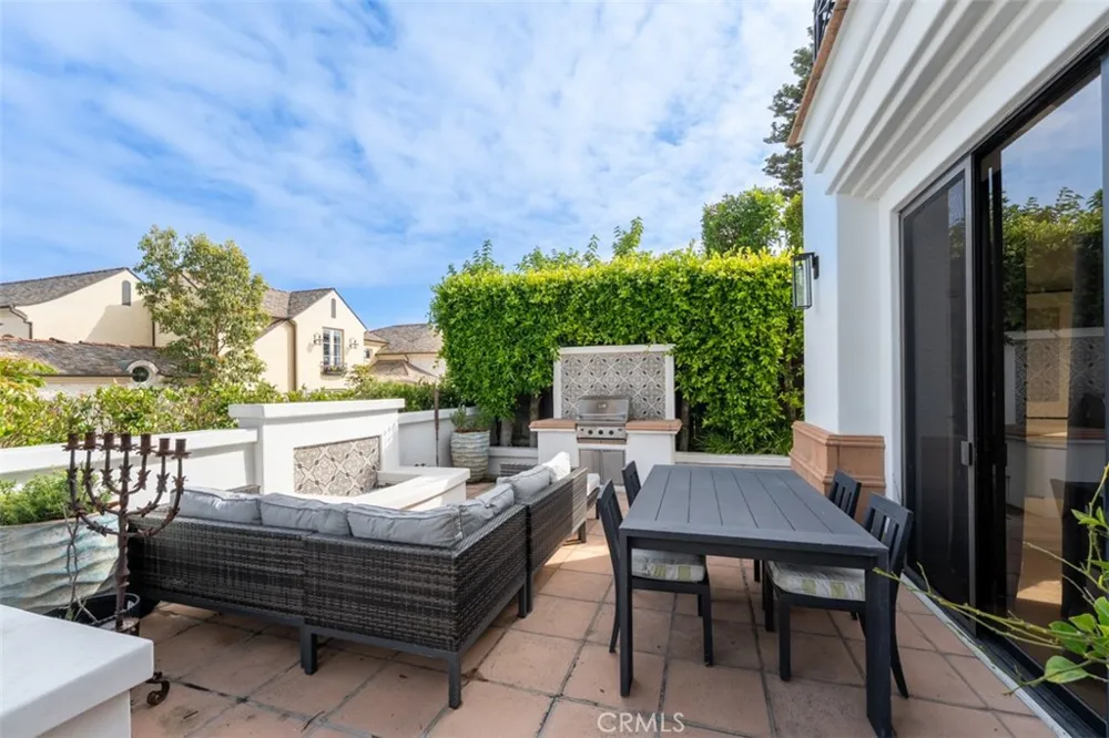 215 Poppy Avenue Corona del Mar, CA 92625