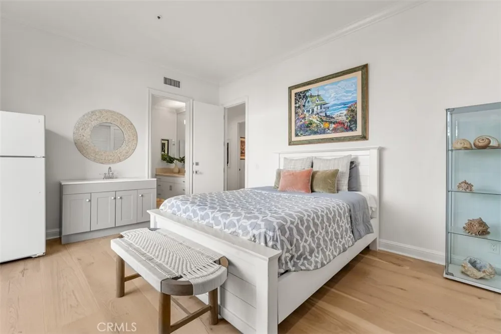 215 Poppy Avenue Corona del Mar, CA 92625
